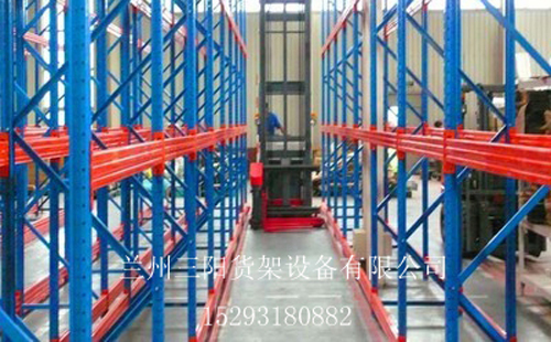 甘南窄巷道货架布局与在高密度仓储中的应用解析